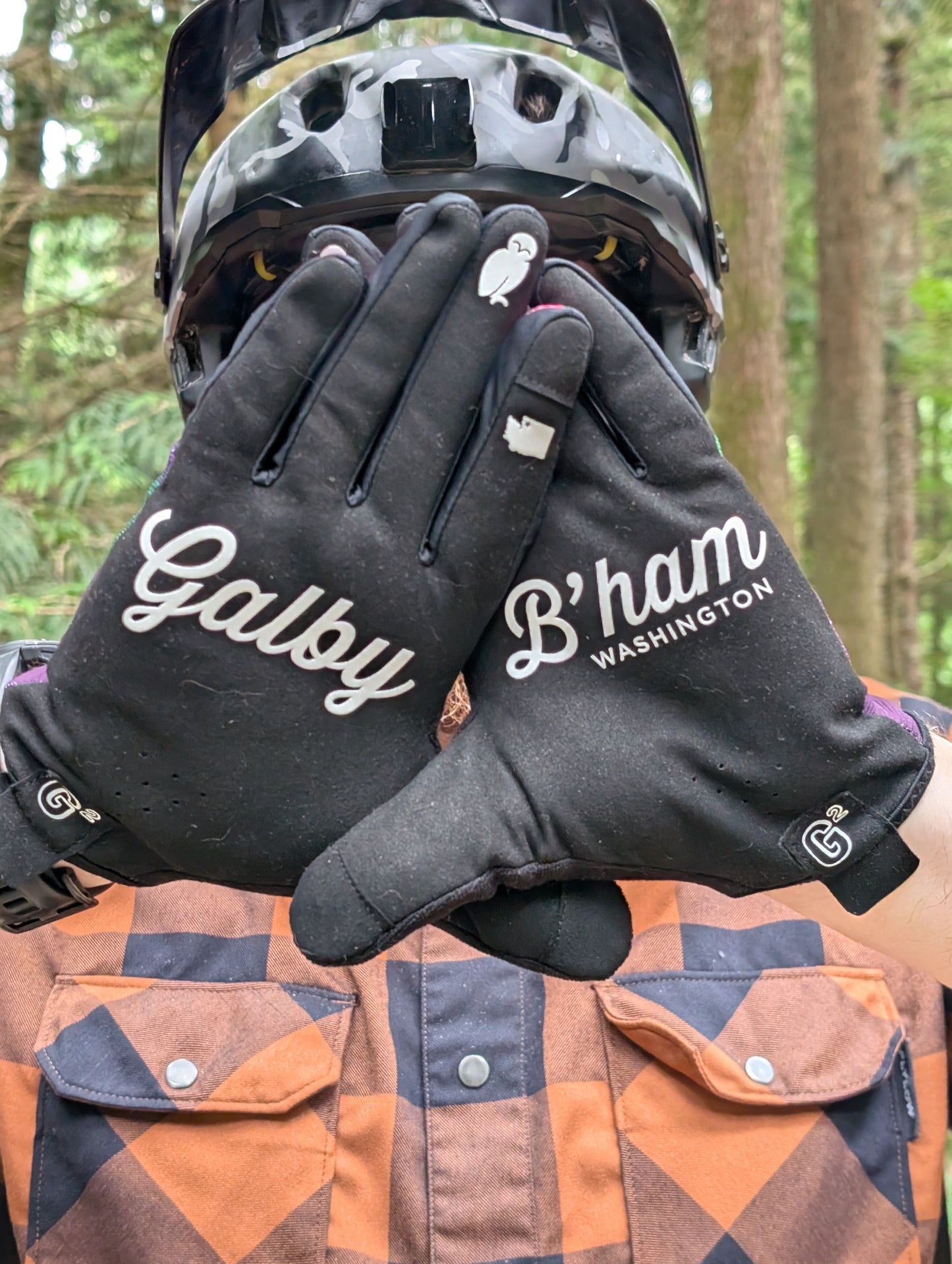 Raptor Mountain Biking Gloves - Unemployment Line Overlook